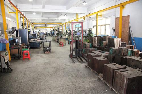 塑膠注（zhù）塑（sù）模具斜頂機構設計
